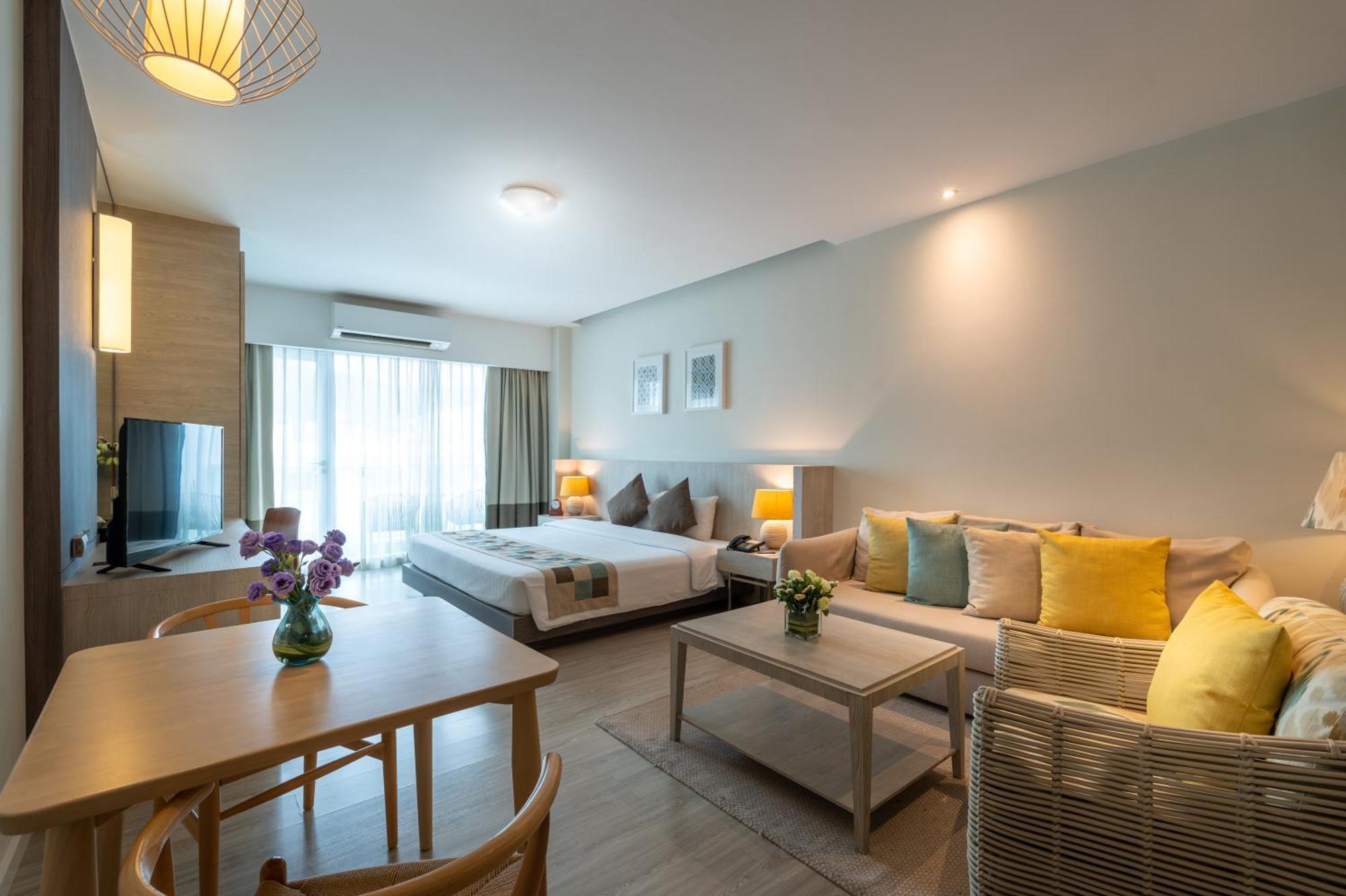 Kantary Hills Hotel, Hotel